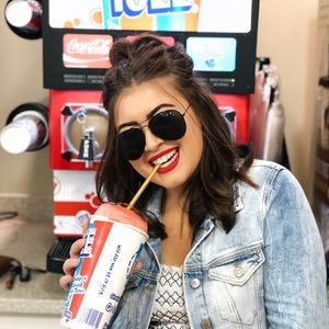 Meet your Posher, Brianna